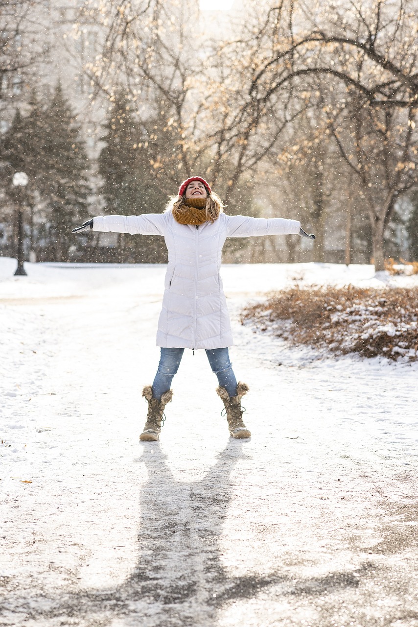 woman, winter, outdoors-4707542.jpg